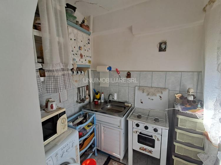Apartament 3 camere Aleea Caminului - etaj 3/4 - 37 mp - 34900 euro - 13