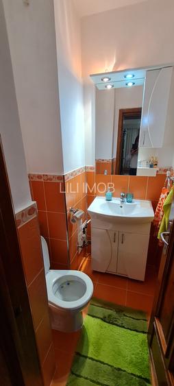 Vand apartament 3 camere suprafata mare - 9