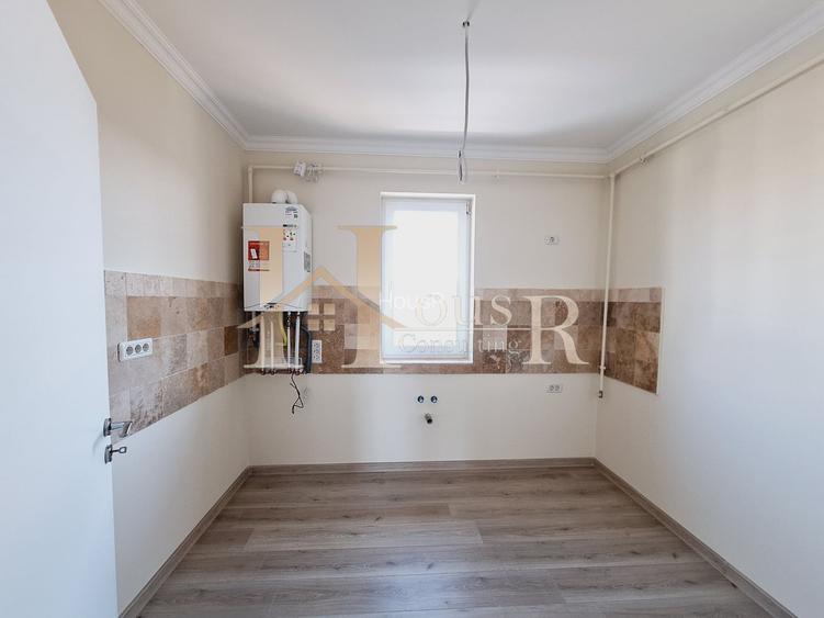 BUCATARIE INCHISA. DECOMANDAT. STRADA ASFALTATA. - 11