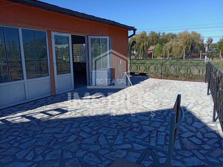 Casa cu 2 corpuri de cladire | zona 7 Noiembrie - 12