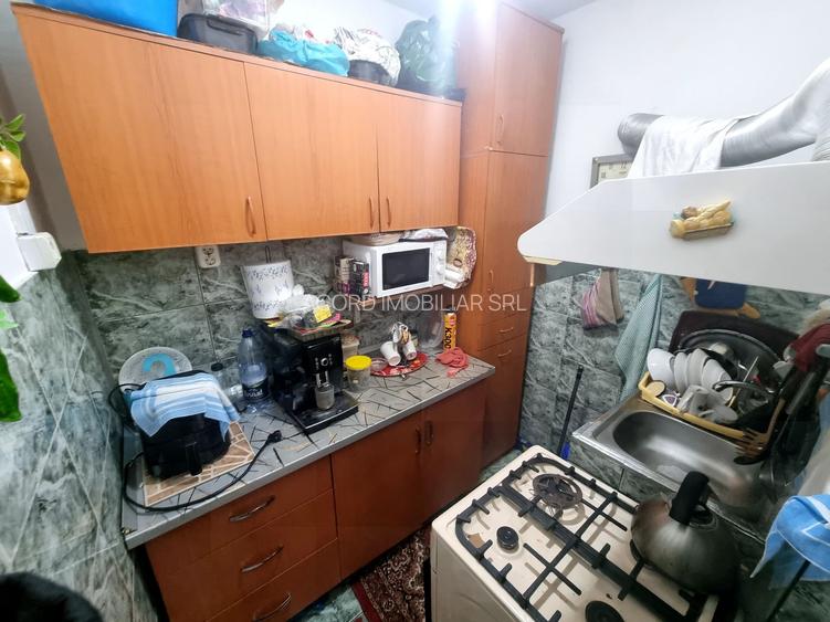 Piata CET  - garsoniera transformata in 2 camere - 7