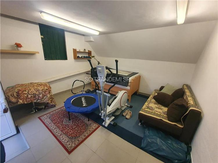 Casa saseasca pe un singur nivel, cu 2.021mp teren in Slimnic - 22