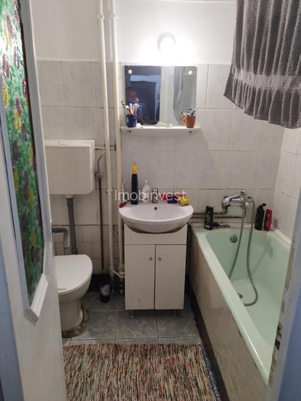 Vand ap. cu 2 cam.in zona Cornisa. - 6