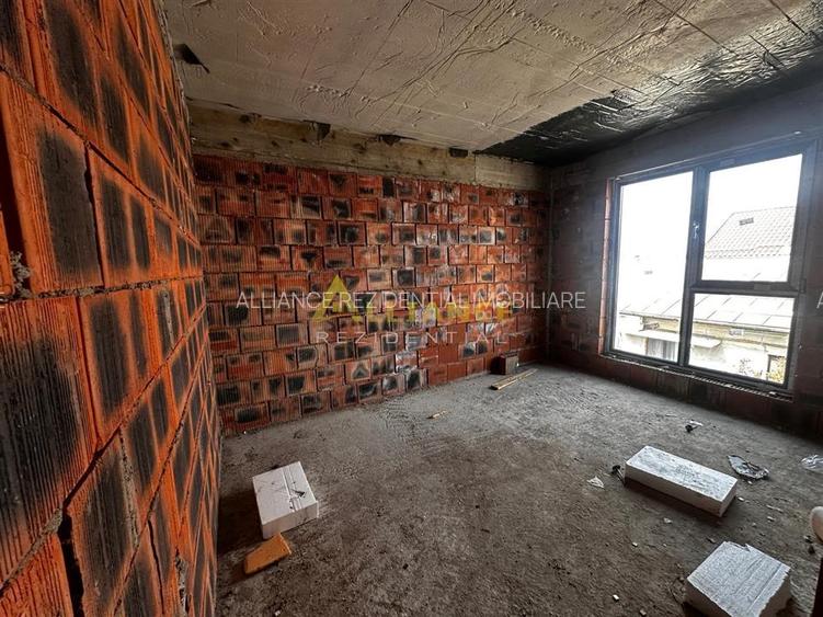 Vila individuala 5 camere ~ 3 bai ~  Teren 300 mp - 11