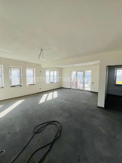 Casa noua ,  finisata cu 5 camere in localitatea Santandrei - 2