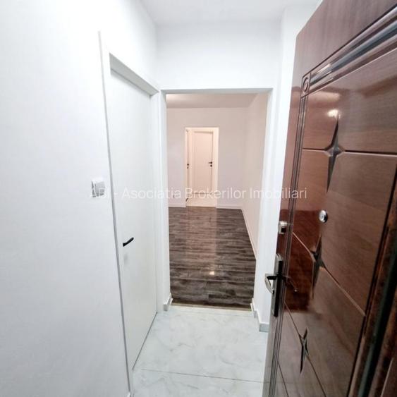 Reșița/Luica apartament superb recent renovat etaj 2/4 64.000euro - 5