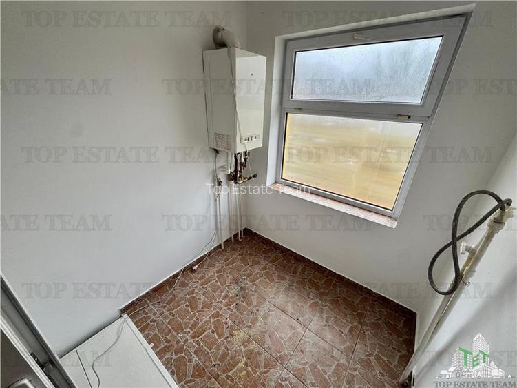 Casa individuala de vanzare  / potrivita si pentru business in zona parcului din - 6