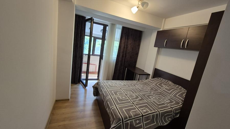 Apartament 3 camere de inchiriat Berceni loc de parcare