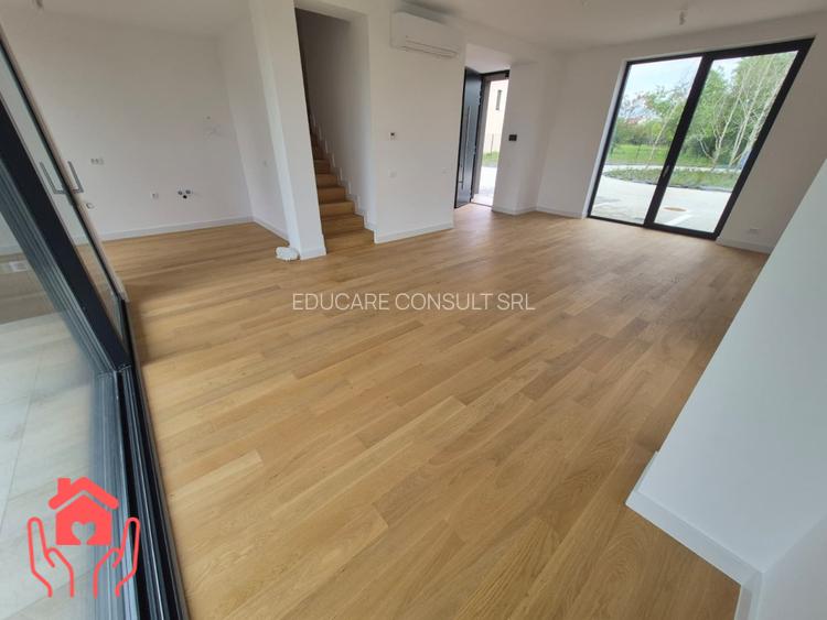 METROU LAMINORULUI (Meadows)- Vila cu priveliste catre lac, libera, comision 0% - 10