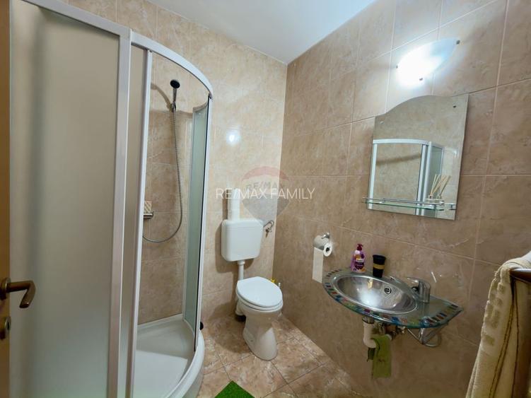 Casă / Vilă 8 camare cartier Beverly Hills Sanmartin - 31