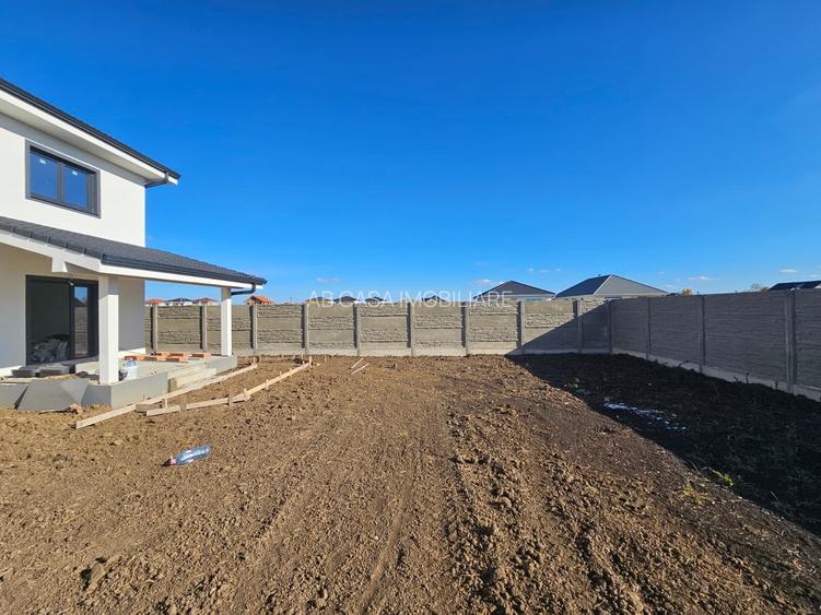 Duplex nou, P+E, 1 apartament la cheie, 1 la alb, Moșnița Veche, comision 0% - 4