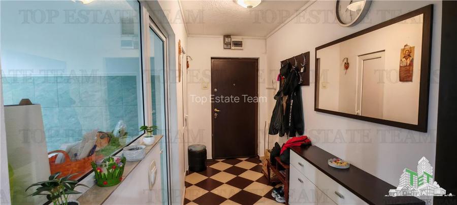 Apartament de 4 camere, cu centrala proprie, foarte spatios, in Militari, la 2 m - 17