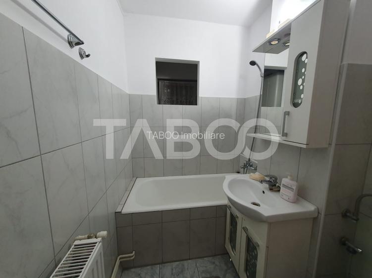 Apartament 2 camere de vanzare decomandat etaj 2 zona 1 Decembrie - 6