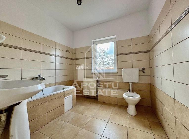 Casa individuală 7 camere, Centrala proprie , semimobilata , Balcescu - 12