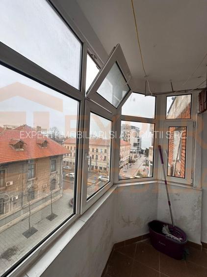 Apartament 3 camere de inchiriat, in zona Centrala -  vedere catre Blvd Mircea - 17