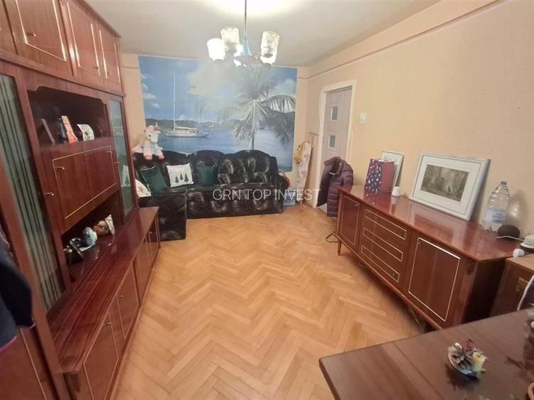 Apartament 3 camere decomandat 2 balcoane zona Calea Poplacii - 3