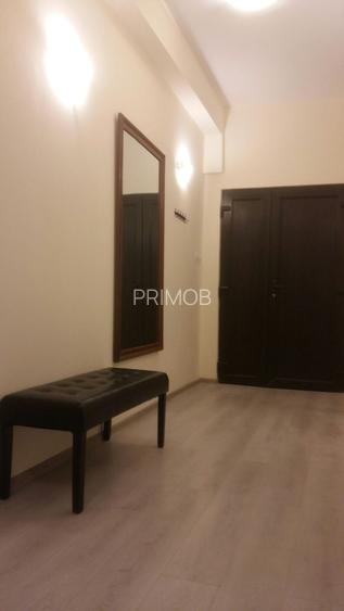 Pasajul Victoriei-strada cu umbrele,zona turistica,ultracentral,pretabil airbnb - 4