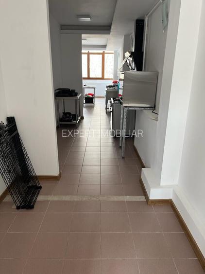 Titan - 1 Decembrie 1918 langa Piata Titan 90 mp - 8