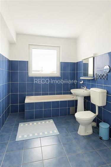 RECO Apartament ultra spatios, de 222 mp utili+terasa foarte mare, inchisa, in B - 17