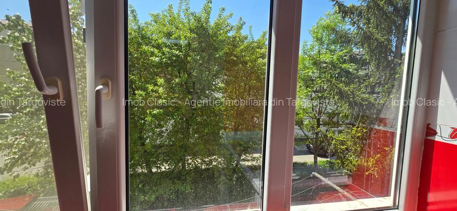 Micro  3 Târgoviște,  vânzare apartament 3camere, Etaj 1 - 12