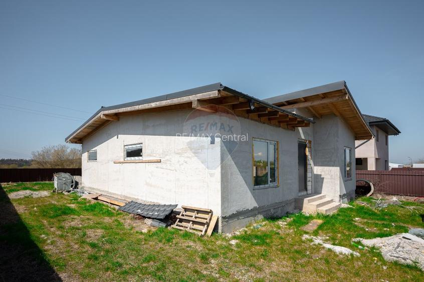 Casă cu 4 camere de vânzare, 130mp utili, teren 600mp in Harman - 3