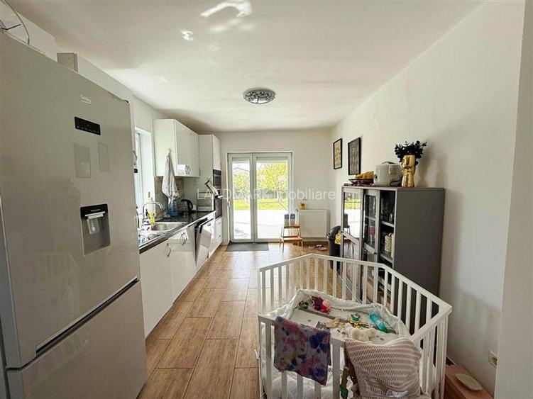 CASA individuala cu garaj, 5 camere, 3 bai Dumbravita zona lac Macilor - 2