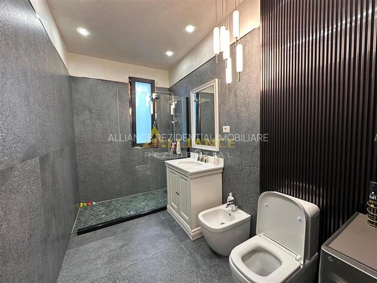 Penthouse 5/5 135 MP - 14