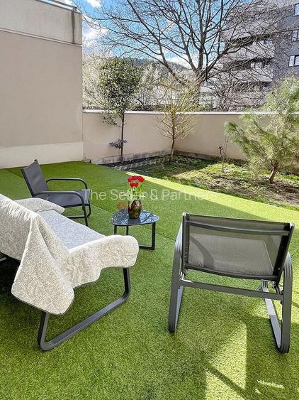 Zona Linistita Terasa Suprafata Generoasa - 10