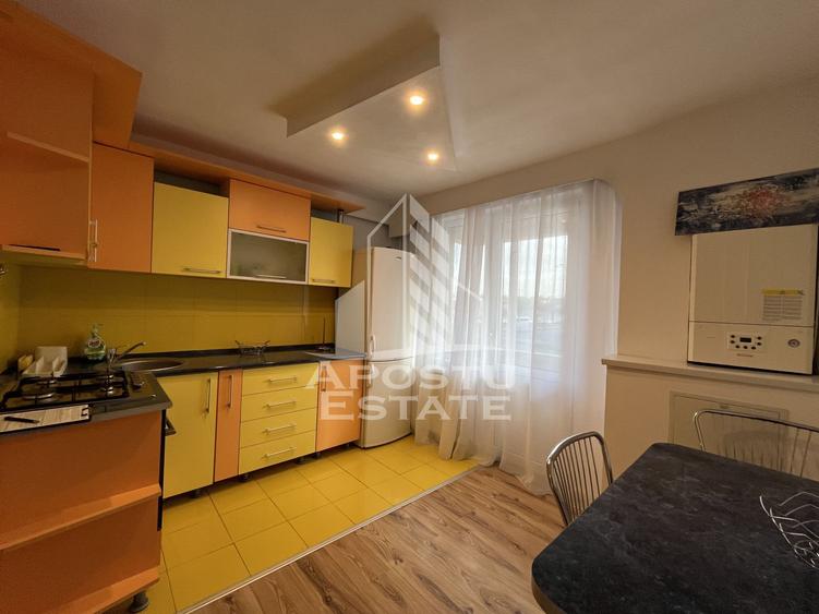 Apartament cu 3 camere, decomandat, etajul 1, zona Sagului