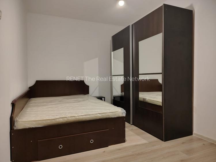 Eroii Revolutiei, doua minute metrou - 7