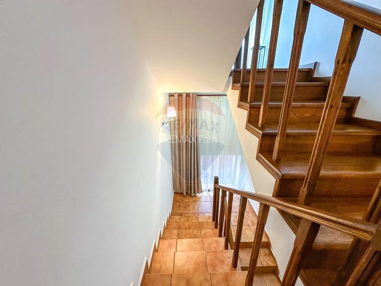 Vila de vanzare pe Str.Strugurilor/Terezian - 13