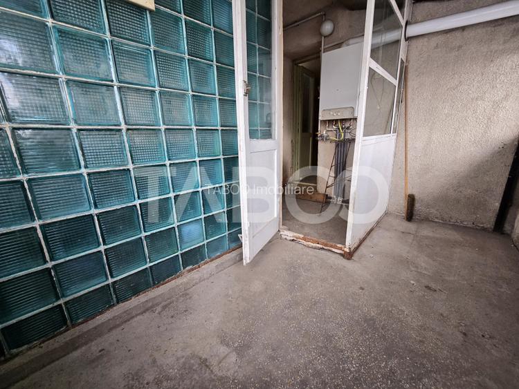 Apartament decomandat 4 camere 4 balcoane 2 bai etaj 1 Central Sibiu - 21