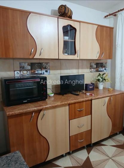 Vanzare apartament pretabil si spatiu comercial  - 4