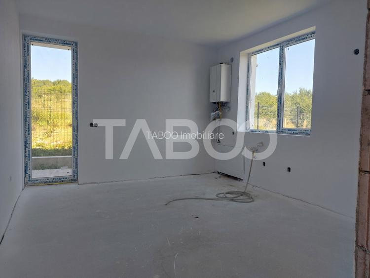 Duplex de vanzare 150 mp P+1E 4 camere 145 mp teren liber Cisnadie - 3