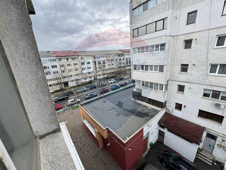 Apartament de vanzare - 4 camere- decomandat-Bistrita Lac - 16