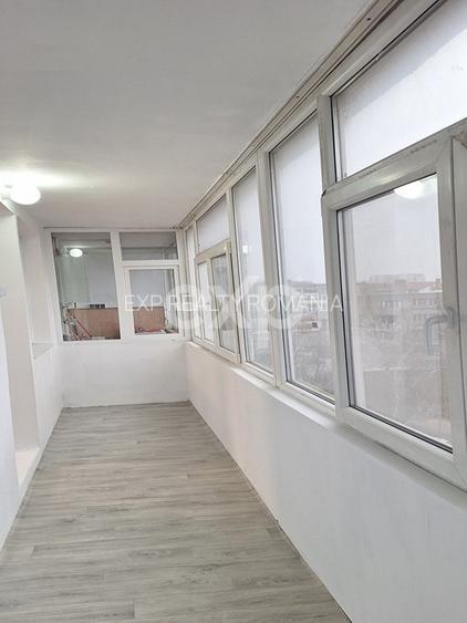 De vânzare apartament 2 camere, - Constanța - centru - B-dul Ferdinand, et 5/8 - 8