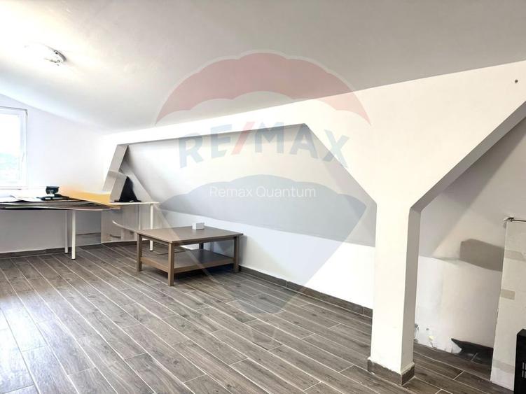 Apartament cu 3 camere de vânzare - 12