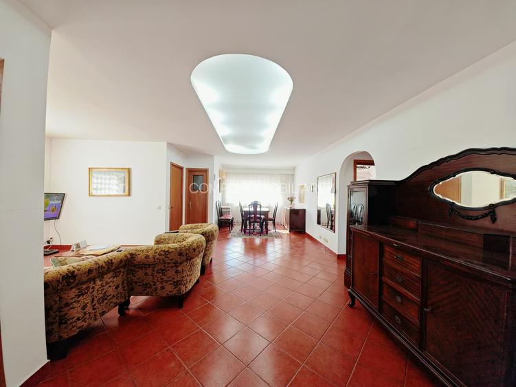 Fundeni | Str.Cuprului | Apartament in vila la etajul2  | curte comuna | parcare - 8