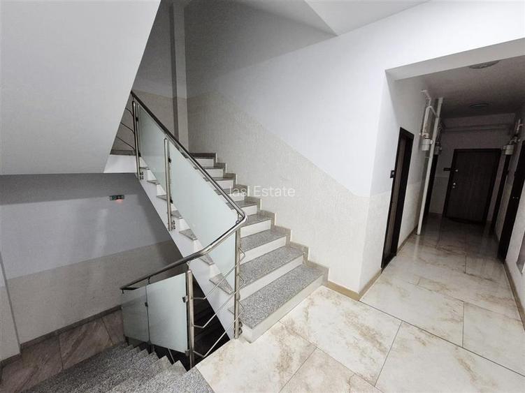 Apartament cu 3 camere de vanzare - 14