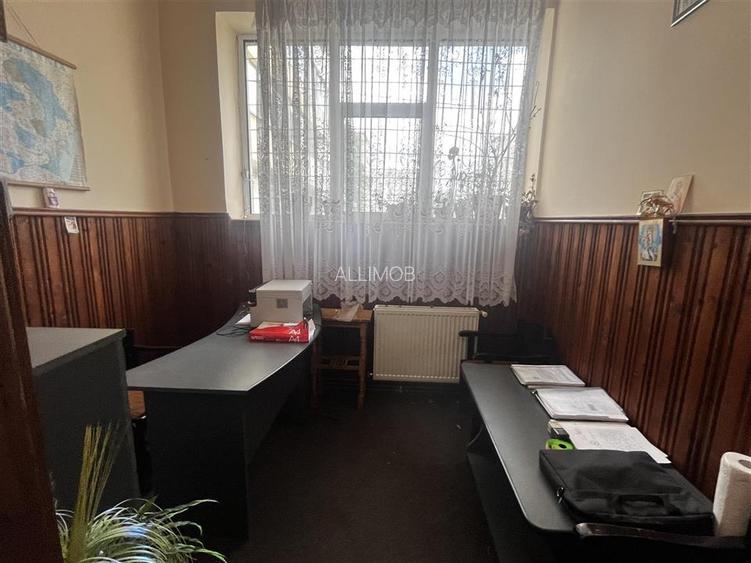 Spatiu comercial de 120 mp in Plopeni, zona cu vad . - 11