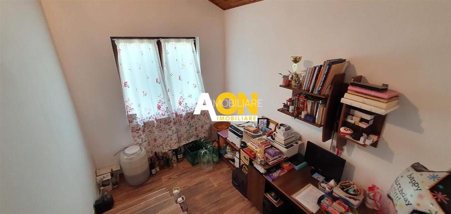 Casa parter+demisol, 1200 mp teren, pretabila pt 2 familii, Sard - 15