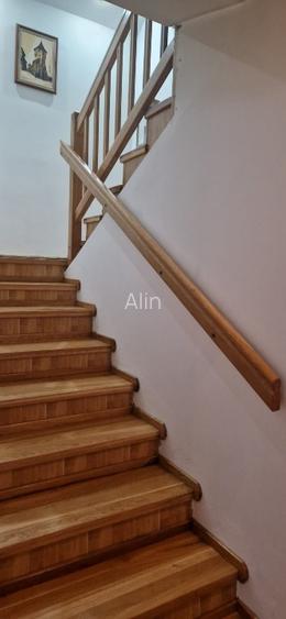 Investitie:Casa cu 2 apt, 8 camere, 308mp utili, 400m de mall Selimbar - 12