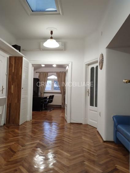 Apartament 3 camere ,in vila,  renovat total, pe strada Visinilor - 7