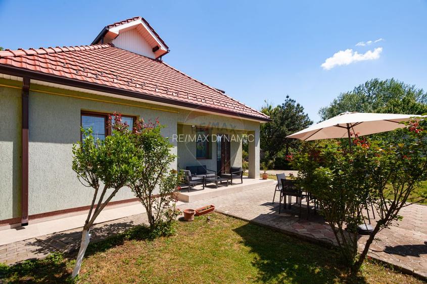 Casă cochetă de vânzare, teren 954 mp, posibil parcelare, în Subcetate - 31
