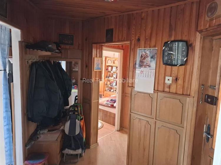 Apartament 2 camere decomandat zona Tractorul - 6