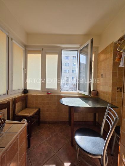 Titan/strada Patriotilor,3 minute metrou - 9