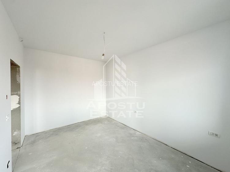 Jumatate de duplex de vanzare cu 5 camere despartit prin garaj - 13