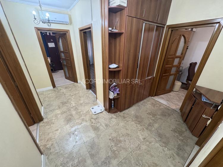 Casa / Vila 4 camere zona Casa de Cultura - 11