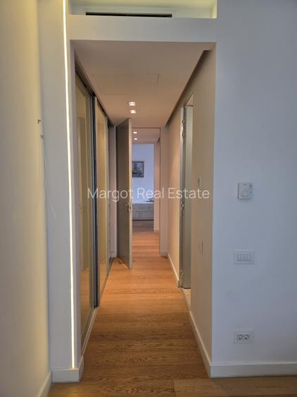 Elegant Top-Floor Apartment with Panoramic Terrace near Victoriei Avenue - 13