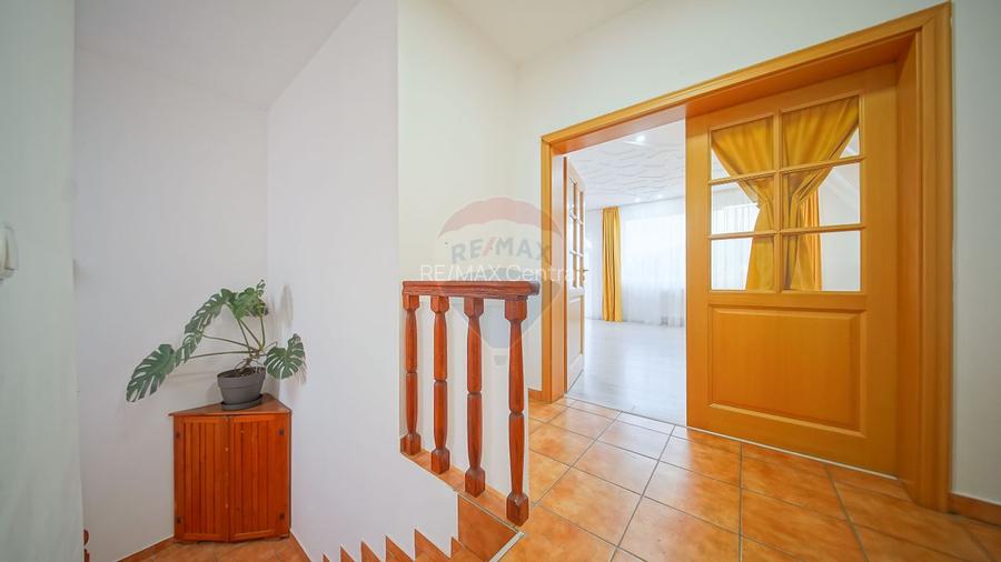 CENTRAL - Vila  DE INCHIRIAT  - pretabila diverse businessuri - 28